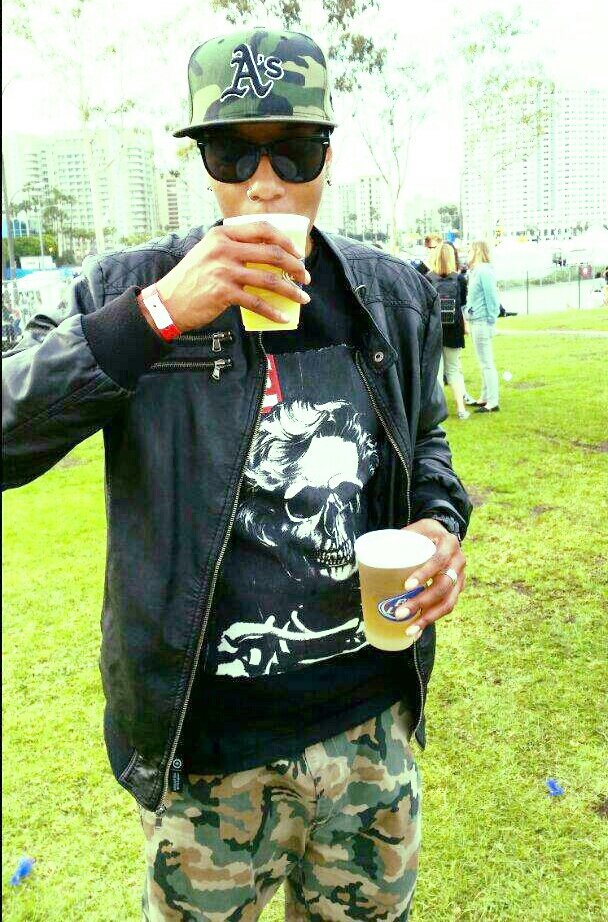 DJKingKream's tweet photo. Finally, #offworkflow #CheersToTheWeekend followers!! https://t.co/kiAzCjxHYt
