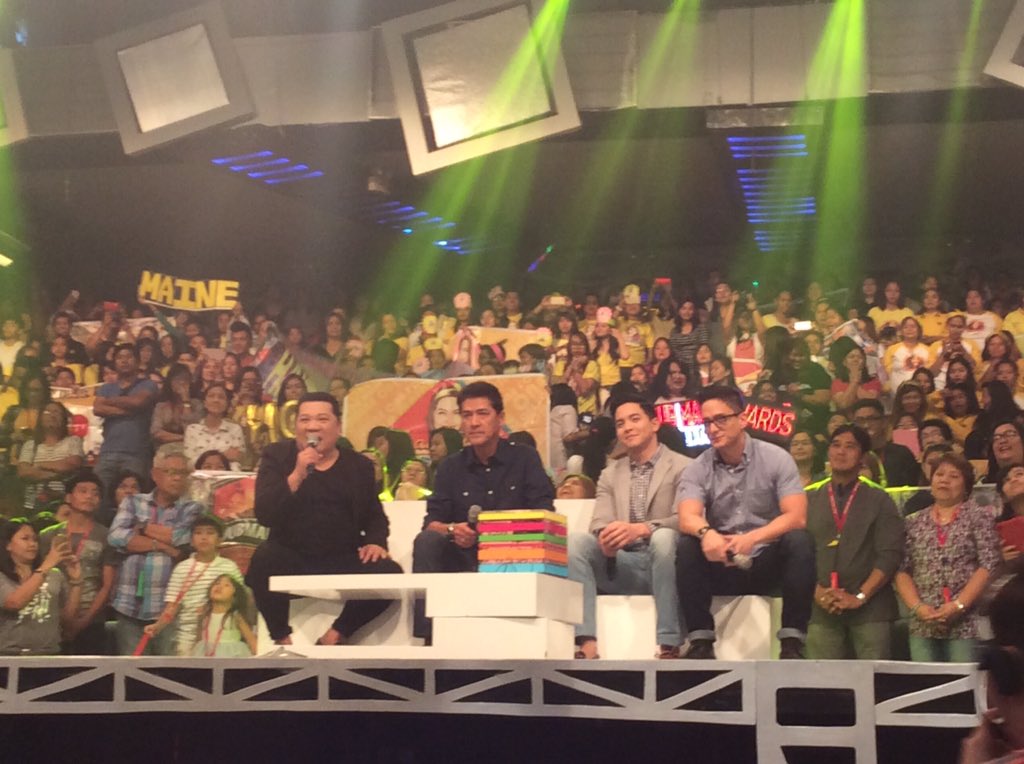 EatBulaga's tweet photo. Ang daming makiki-party sa tin ngayong Saturday tanghalian!! #ALDUBMaineEvent https://t.co/JyEv0dHhSm