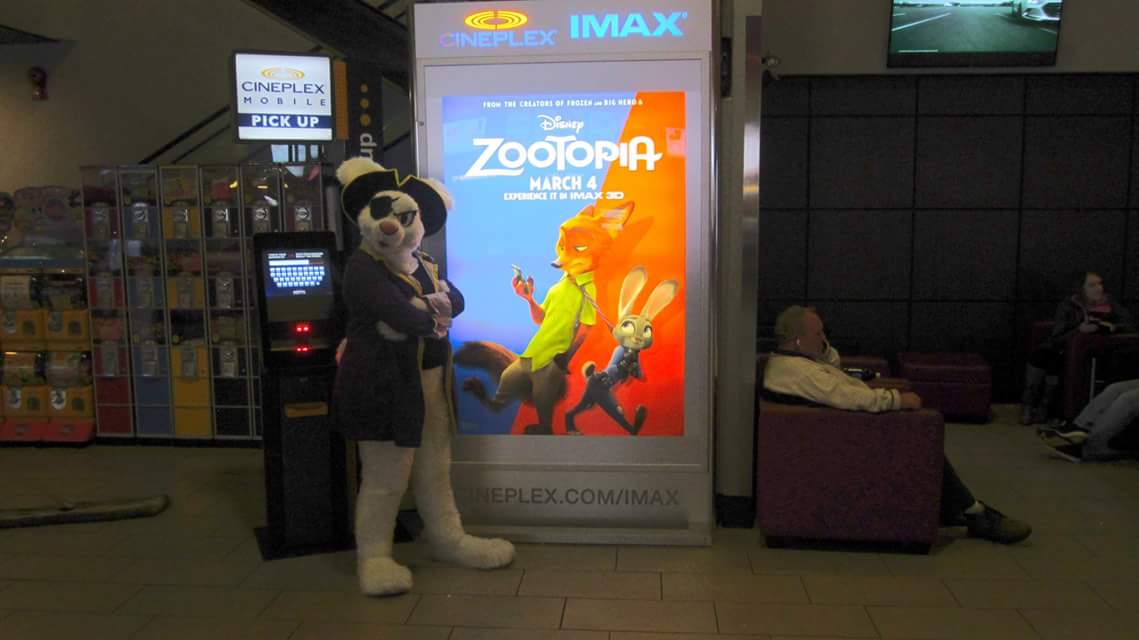 NLFurries's tweet photo. Awesome night at the movies! :D more pics to come! #Zootopia #ZootopiaThisFriday #ZooU https://t.co/L1MhS5fZVn
