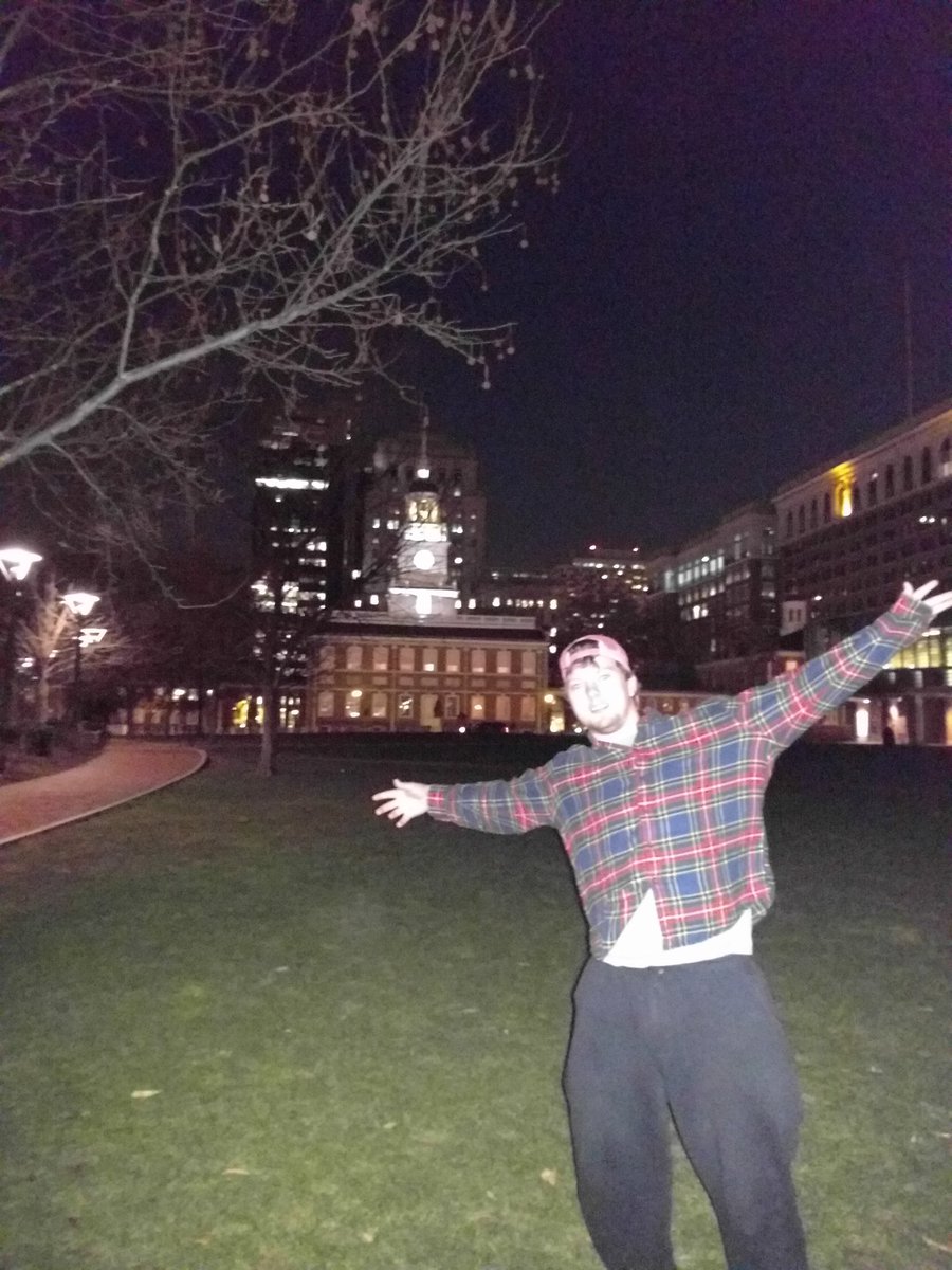 GoatsNoGravity's tweet photo. Independence hall #Nickcage #onetruegod https://t.co/V9UpXVcqCW