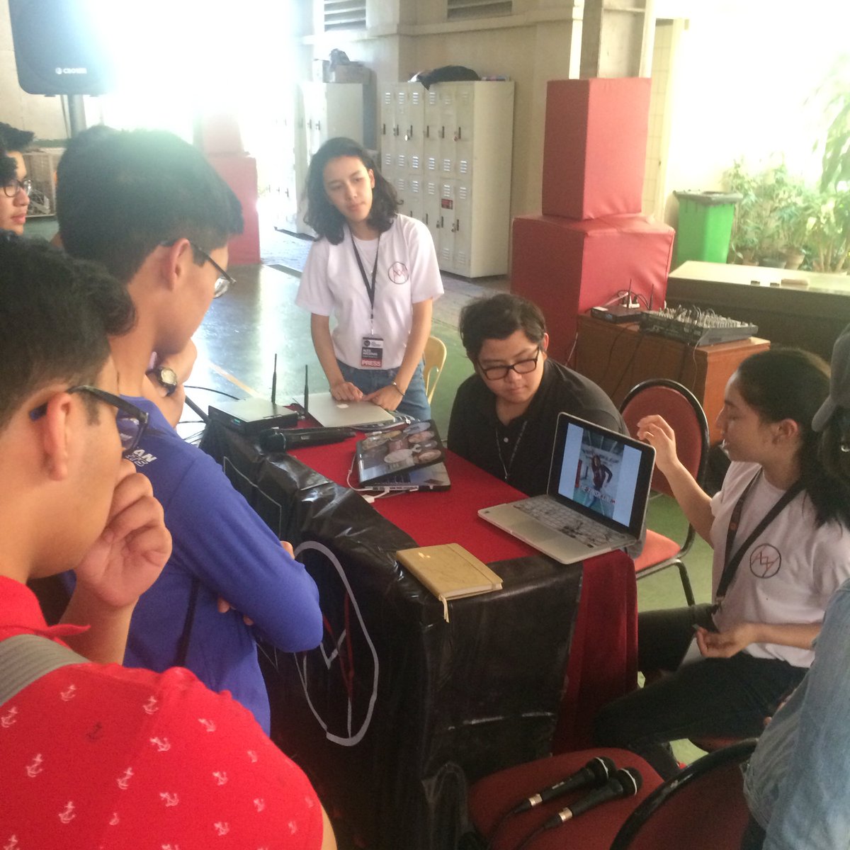 uapjmc's tweet photo. The Creatives: UA&amp;P's MMC, PMT and MERCH sharing their skills to our future students! #CampusDay https://t.co/766wFvOa8W