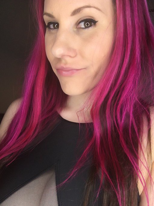 My panties are up to $251 and I'm over here all like smirk af cuz why the fuck not?! https://t.co/Gc