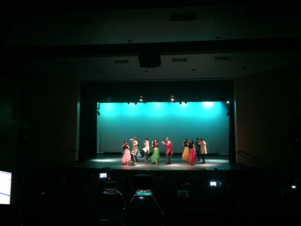 InteractNphs's tweet photo. Dance for Hope was so amazing tonight, thank you to all the volunteers and dancer (and a special s/o to Anissa)!❣💐 https://t.co/N7aSkCfnnb