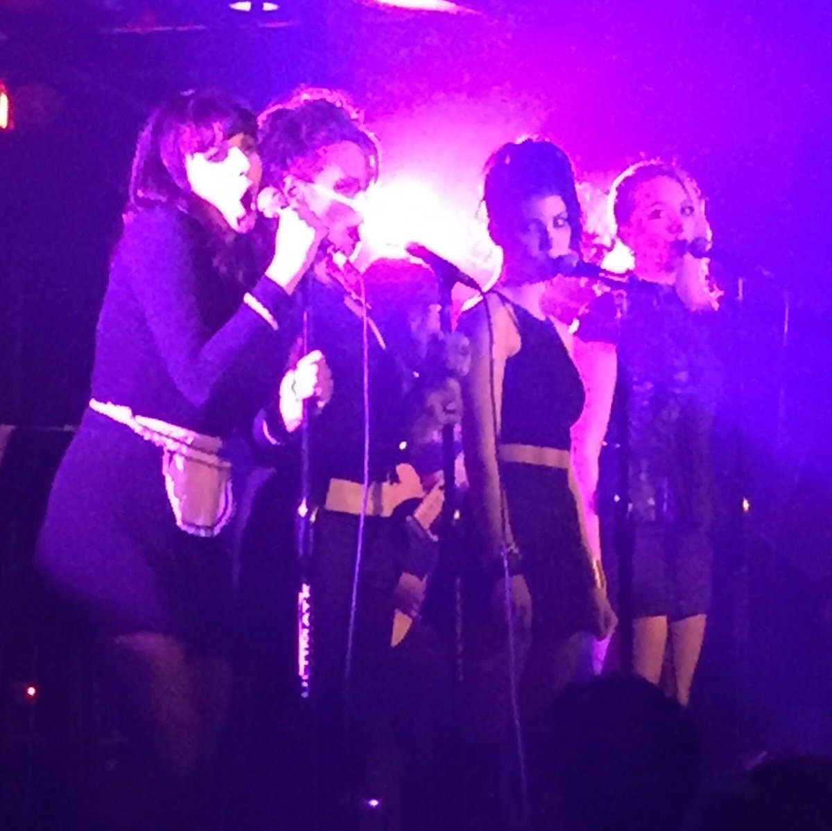 These gorgeous ladies can SING! Wow. #LALizzie <a href="/rubinlauren/">Lauren Rubin</a>