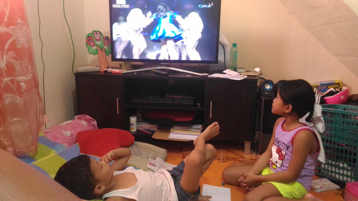 ronaecle's tweet photo. Happy Birthday Maine!! #funmode and dalawang makulit #ALDUBMaineEvent https://t.co/JpH6nr4CQu