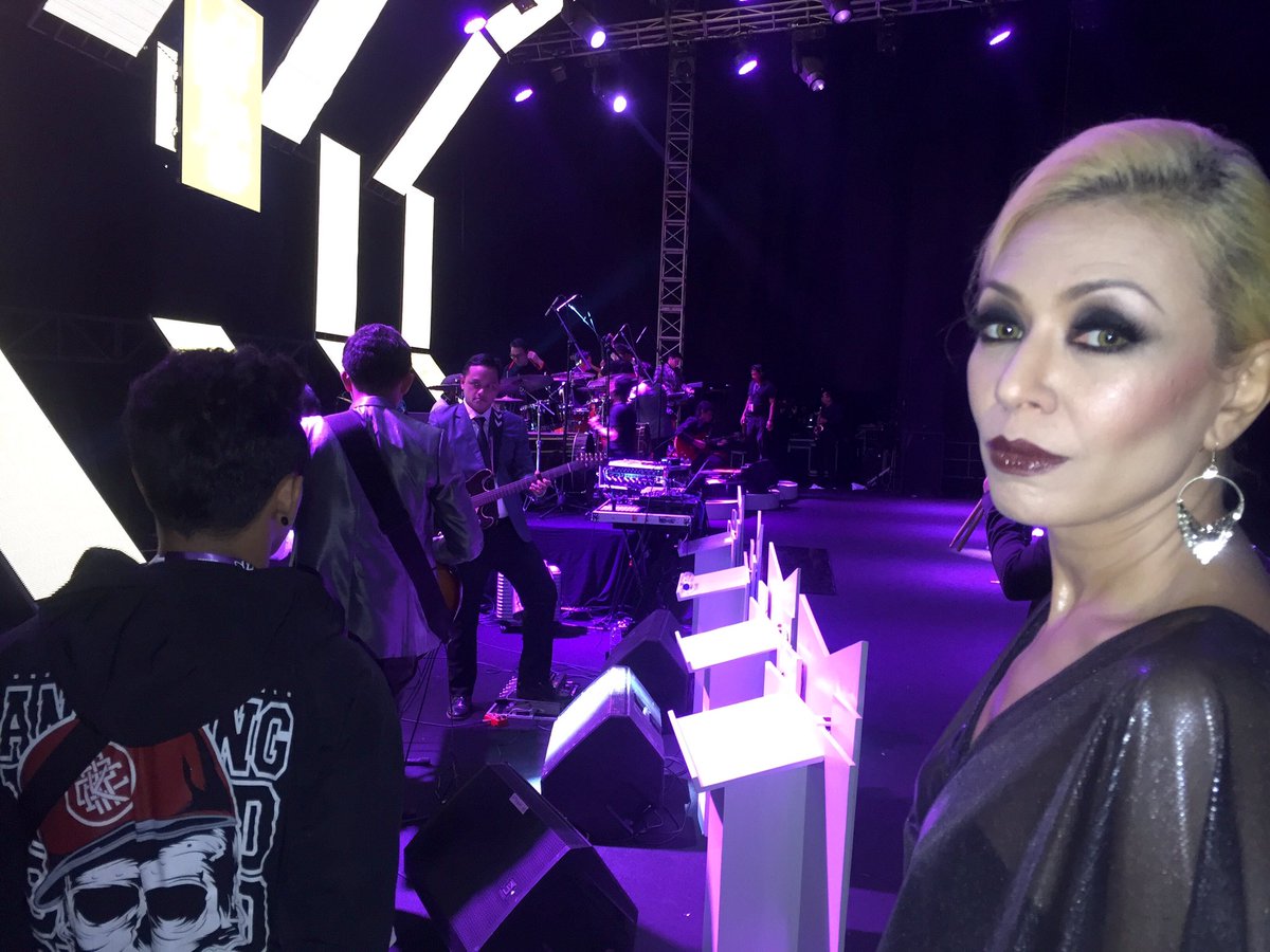 @jazzy_syaharani Siap buat MLDSpot <a href="/JavaJazzFest/">Java Jazz Festival</a> Malam Ini