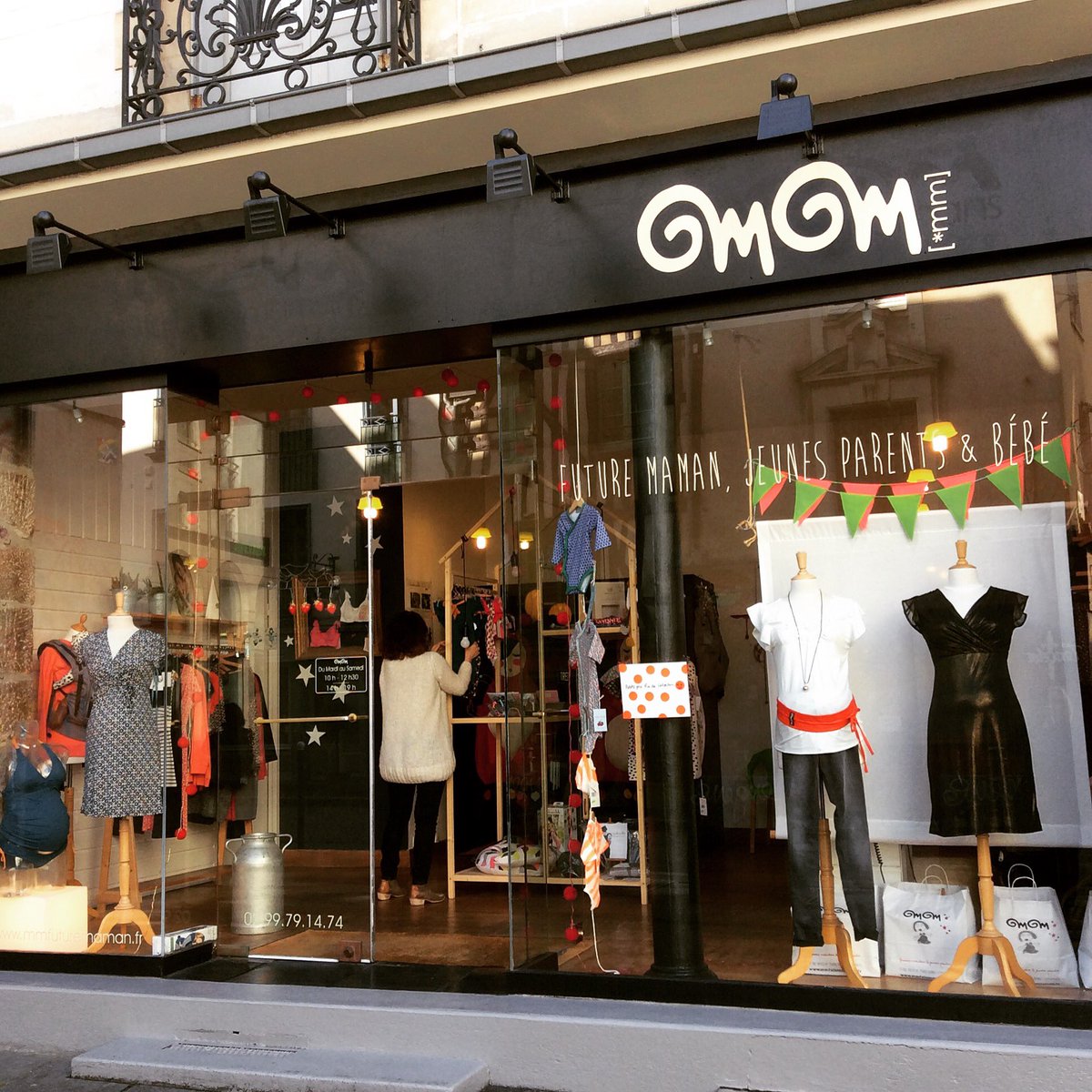 mmfuturemaman's tweet photo. 💐SAMEDI SHOPPING💐 #bretagne #vitrine #boutique #mmfuturemaman #modebebe #futuremaman #ventrerond #printemps https://t.co/Je1nS3EKcE