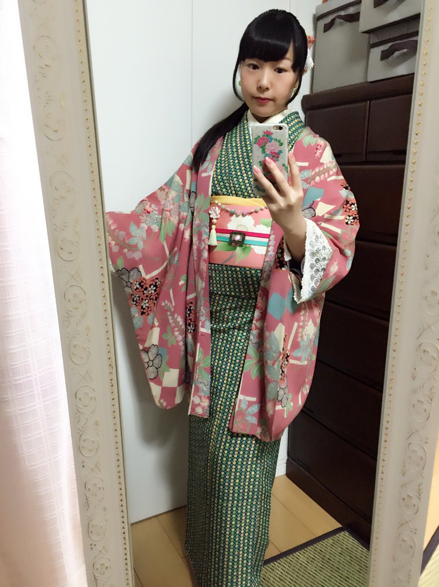 みき Liberation 今日のコーディネート ちょっと遅れたひな祭りコーデ 緑の着物は雛あられ ピンクの帯と羽織は桃の花 帯締は菱餅 イヤリングはボンボリに見立てました 女の子らしい色使いにテンションアップ 着物 着物自画撮り部 ひな祭り みき Liberation 今日のコーディネート ちょっと遅れたひな祭りコーデ 緑の着物は雛あられ ピンクの帯と羽織は桃の花 帯締は菱餅 イヤリングはボンボリに見立てました 女の子らしい色使いにテンションアップ 着物 着物自画撮り部 ひな祭り