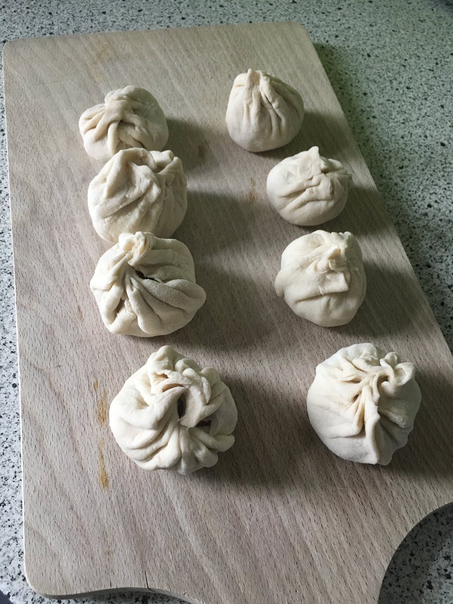 OddNina's tweet photo. Und ich werde keinen einzigen essen :( #porkdimsum https://t.co/R0oi7RBLEY