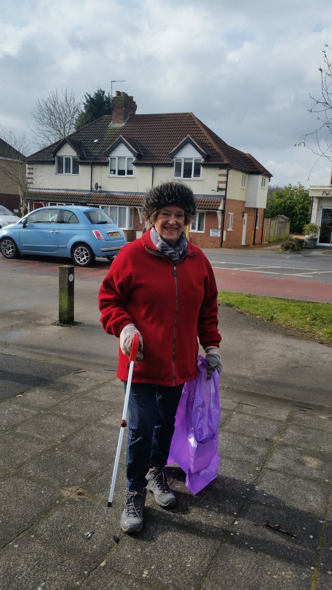 LoveSolihull's tweet photo. @cleanforqueen @BalsallParishCo @BalsallBugle We now have our 51st volunteer in Balsall Common #CleanForTheQueen https://t.co/OZUv2011rC