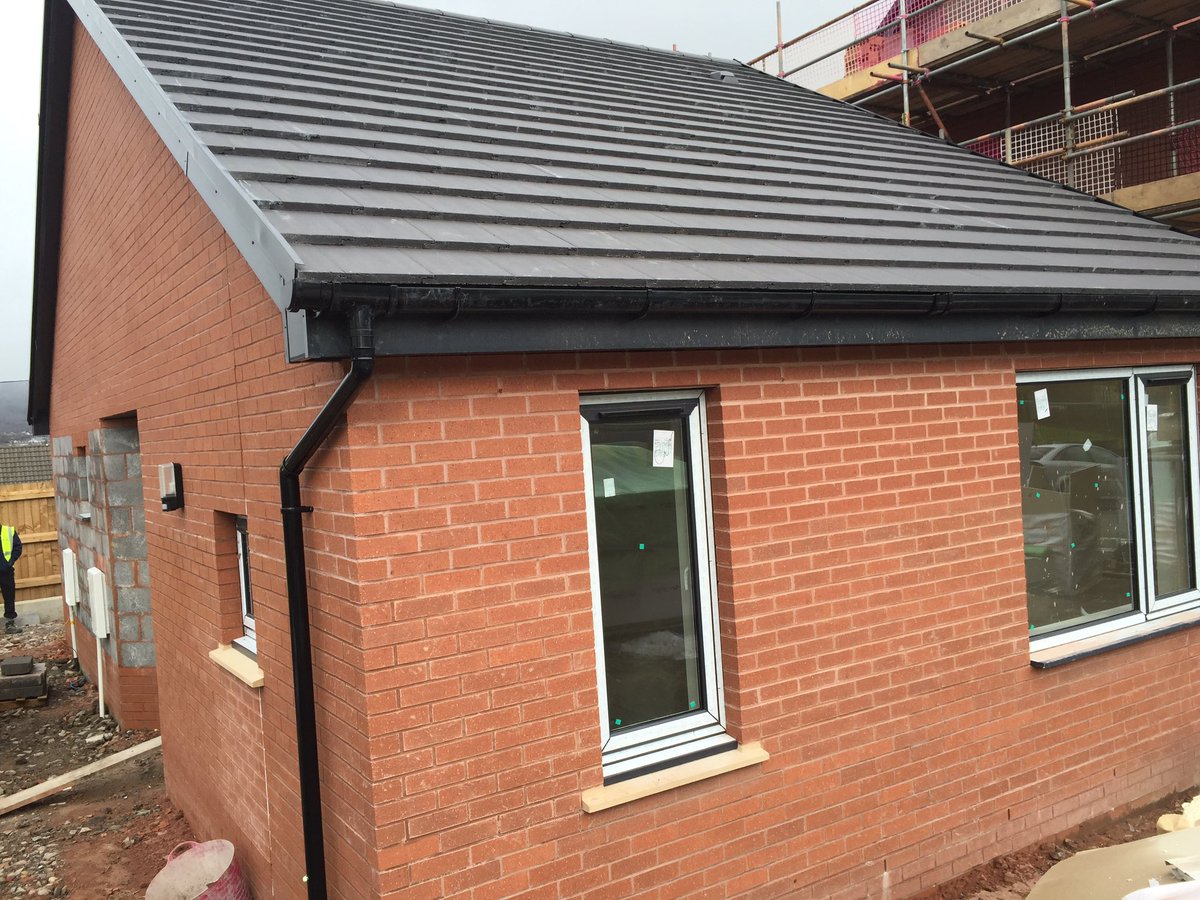 scottrooksQS's tweet photo. Great progress at Evans Road, Neath for @gareth_coastal @CoastalHousing #thinjoint #affordablehousing #sgh https://t.co/KteLU9UGeb