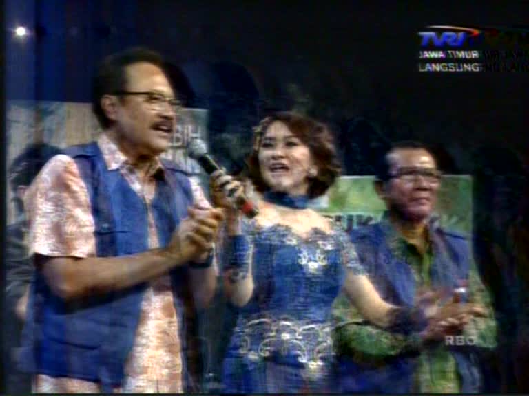 <a href="/Duo_Virgin/">DV Shara & Shevi</a> "Tanjung Perak"💘❤💃🏻#BiduanCantik✨💞💖🎶🙌HBD 38 @ TVRI JATIM💟💚😘❤✨🎇🎉💕