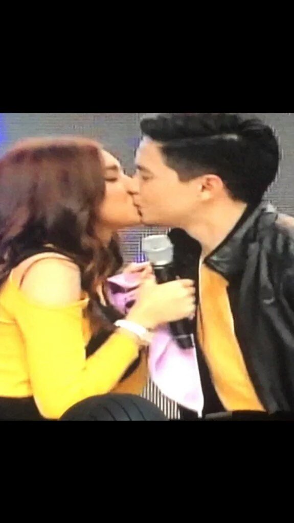 jaynee_ron's tweet photo. @mainedcm @aldenrichards02 @misty1103 @iheartjema @markandjonas Natuloy na mga ka ALDUBmates KISS  #ALDUBMaineEvent https://t.co/Y1IeGSe8IP