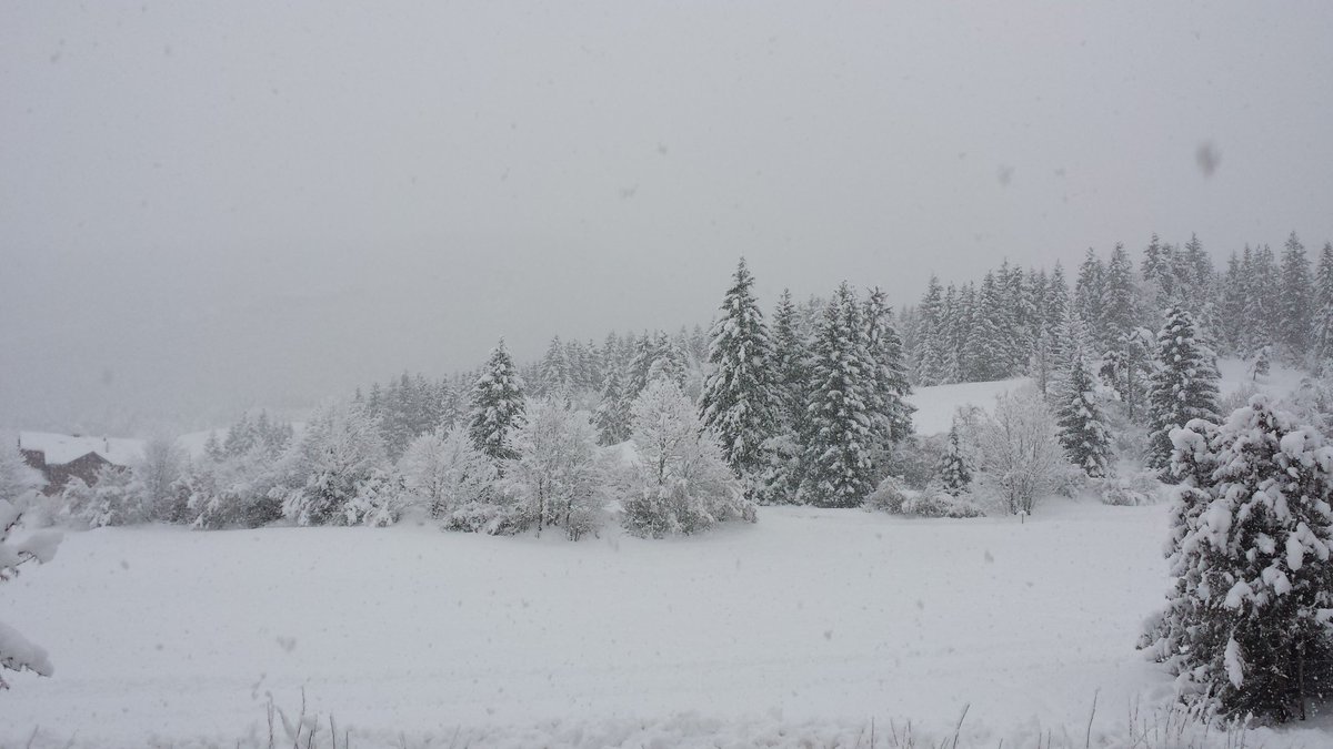 SPRING IN THE PLATE, SNOW IN THE FACE ONLY AT GUILLAUME MONTJURE'S NEW PLACE...<a href="/anaros40/">ana ros</a> <a href="/ojoyard/">Olivier Joyard</a> <a href="/Cook_inc/">Cook_inc. Magazine</a>