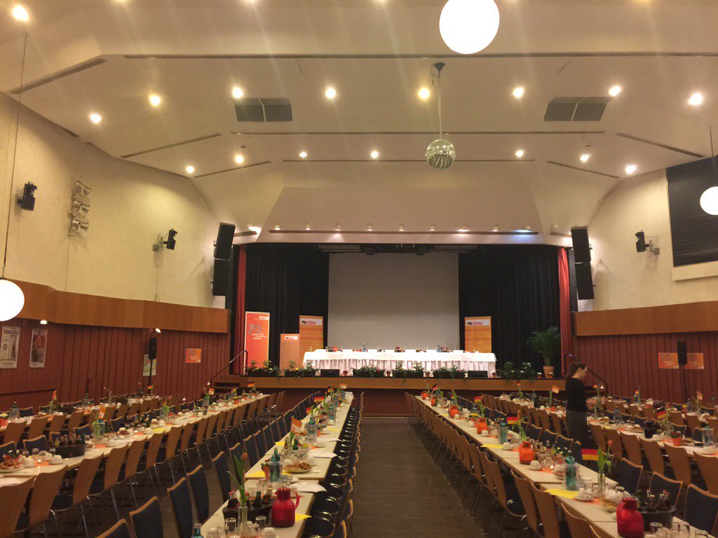c_pakusch's tweet photo. Wir wären soweit.Heute #KPT2016 der #CDU im @kreisviersen mit @tobiasrobl @JulianSchwerdt @UweSchummer @MOptendrenk https://t.co/rojdragafD