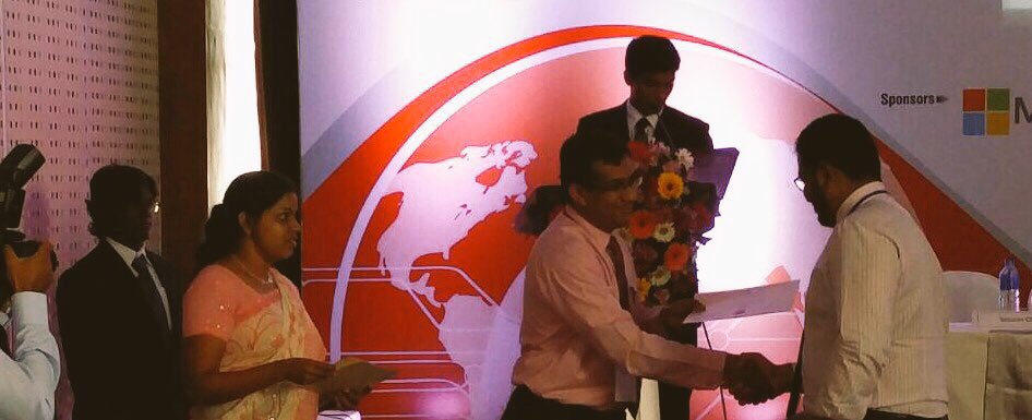 PearsonLanka's tweet photo. Subuki receives an award for presenting at #ICIIT! #PearsonLanka #AlwaysLearning https://t.co/A5zhLT8e7O