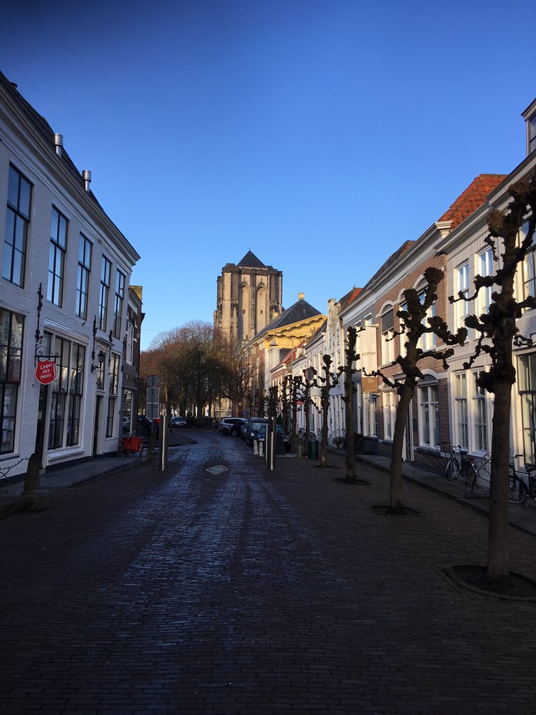 Sturm_Makelaars's tweet image. De straten leeg maar onze agenda's vol 😄 vandaag met volle kracht rondje eilanden met zoekende klanten 💪💪