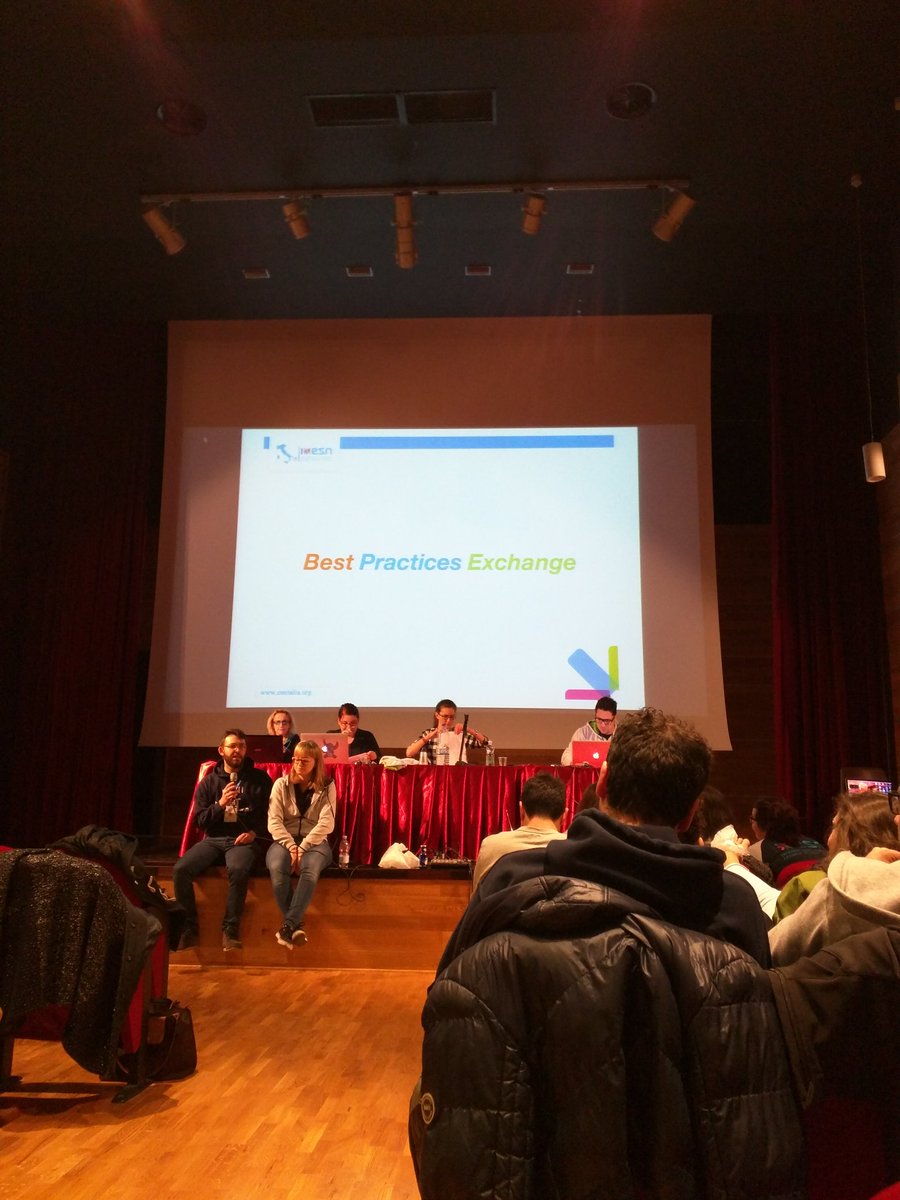 ESNITALIA's tweet photo. Riprendono i lavori della prima #PN 2016 ospitata da @ESNFoggia: all'ordine del giorno #BestPracticesExchange. https://t.co/jvGhkTqx2Q