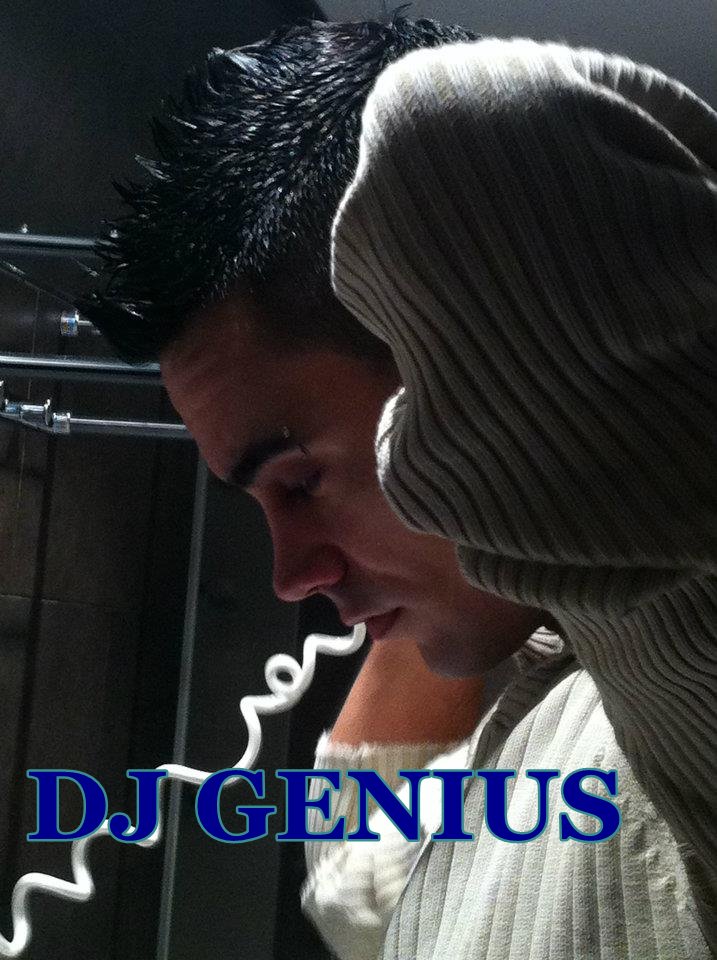DJGENIUS31's tweet photo. Buenos  días  !!!! hoy os espero a todas y todas en https://t.co/1Gk60Z6Tmp 
 en radio deseos !!! no me falles!!! https://t.co/34zC3tRjts