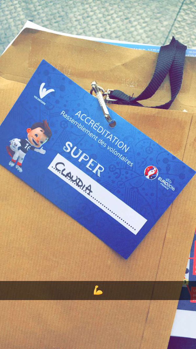 clauebp's tweet photo. #CestComme participer à un évenement de Fou ! @ECSIEJmarseille 💥🇫🇷 Let's Go Euro 2016 https://t.co/cFPWR9jtS1