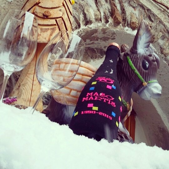 agritursolasna's tweet photo. Si #brinda alla #neve oggi al #solasna. Al fresco c'è un #masomartis25.
#buonvino #buoncibo #amicizia #donnedelvino https://t.co/TyFiSAxofR