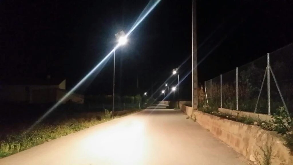 LightBlue_Solar's tweet image. @NEUDC_RNE
Qué mayor #EficienciaEnergetica que no consumir... 👏
#FarolasSolares 💡🌞
#DiaMundialEficienciaEnergetica