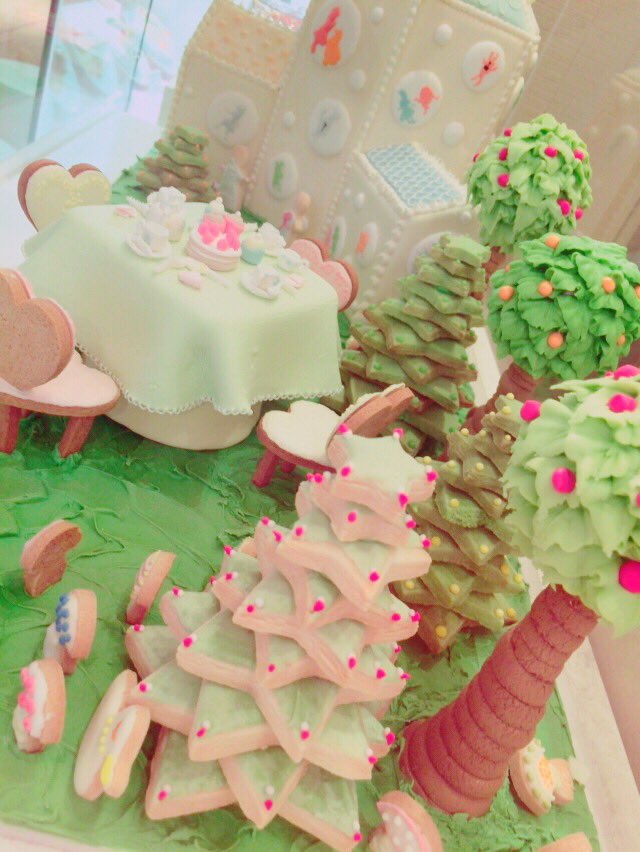 伊藤 真愛美 女の子っぽいところいる 性格はガサツでおっさんだけど 選ぶのはこういう店が多い お菓子の国のアリスカフェ 新宿 ミロード T Co Hhzoq4l1sm