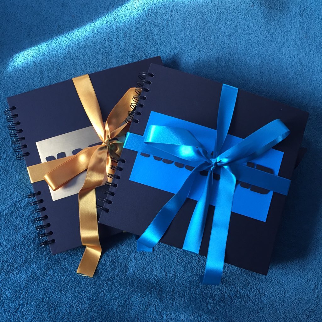 AnneEmmaa's tweet photo. There was some pretty ribbon on @dew_natalie 's books also ☺️ #iloveribbon 😜 https://t.co/7ai8UgGXN1