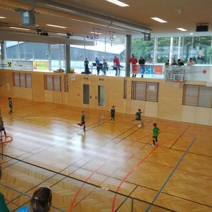 csam4150's tweet photo. U7 Finale TFV-Hallenmeisterschaft - Und Münster ist dabei... (@ Festhalle Dreiklee) https://t.co/x573jhtkvv https://t.co/uRo2BWUSQk