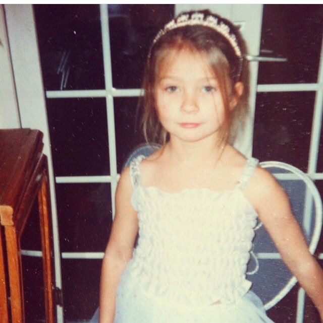 Bexxlee11's tweet photo. HAPPY birthday to my best friend &amp; little sister. Lush to see you yesterday ❤️ love you loads 😘 https://t.co/ovsOlYJa6n