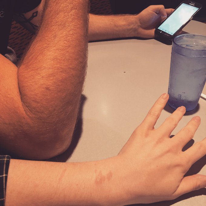 I got to watch startup shit today and then I got 👍🏻 dick and then rope burns and now waffles 😍 https://t<a href="/tag/freethenipple"class="tags"><span>#freethenipple</span></a>