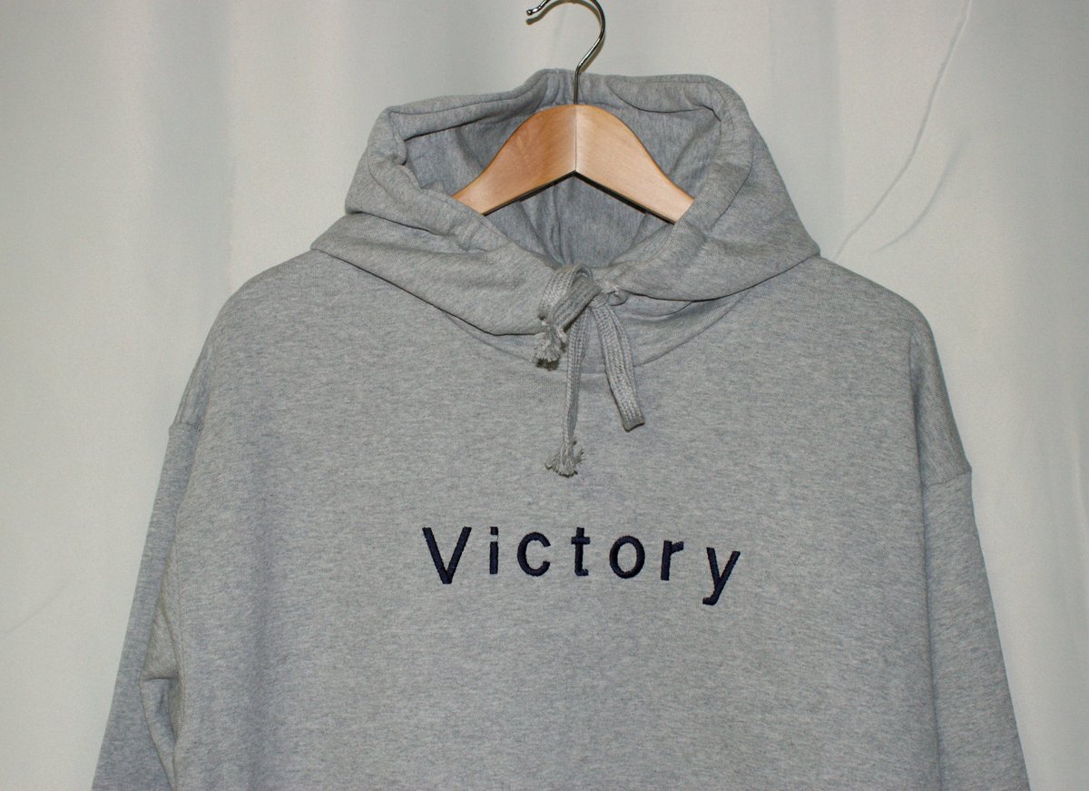 lrina_216's tweet photo. RT나눔) victory 후드티 (기모X) 나눔해요! 순수리트윗 해주시면됩니다! (팔로워분들은 두번넣어드려요🙌)
블로그에 옷 많으니까 구경도 한번 해주세요💜 https://t.co/bzwkBheLg7 https://t.co/gkqEZSeRjb