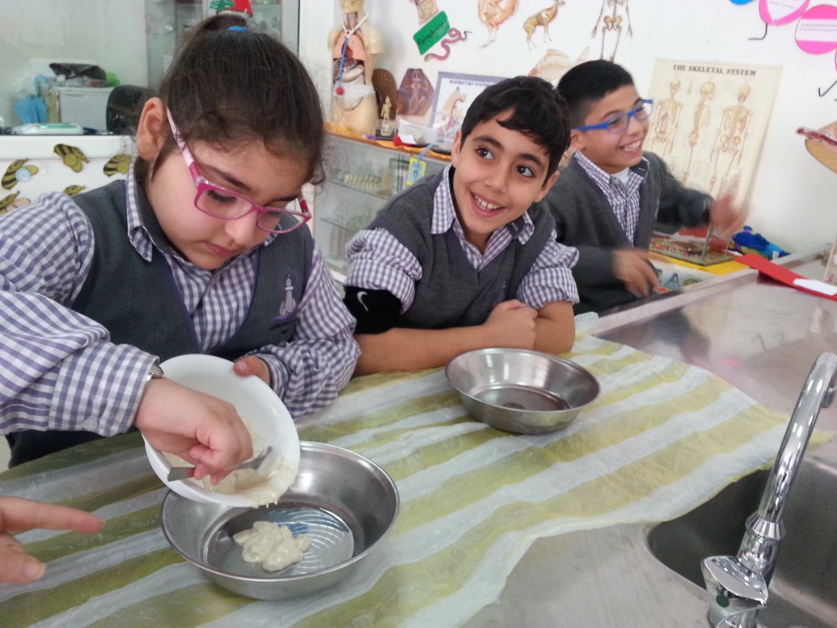 DawhaLab's tweet photo. E.B4#La transmutation des sucreries en roches#Quelle experience!!!
@DAWHAHighSchool https://t.co/REHBtC8C56
