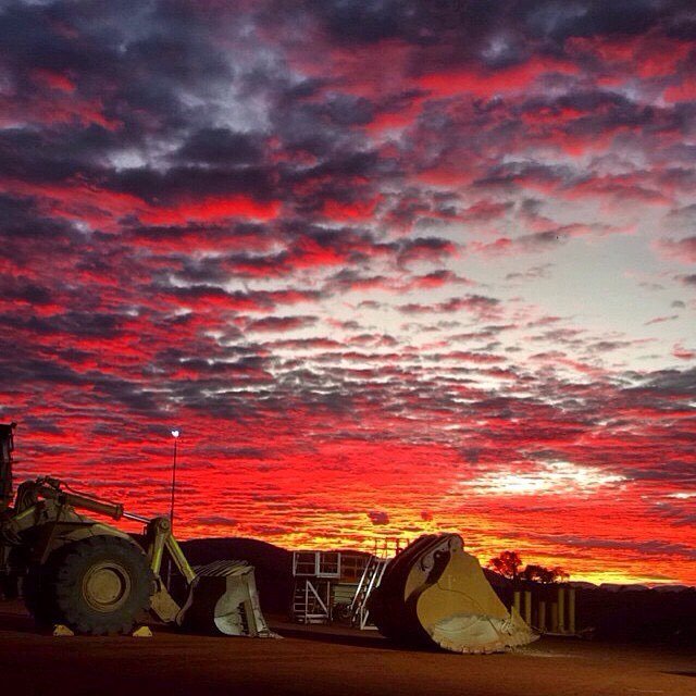 fifonetwork's tweet photo. You just can't beat a Pilbara sunrise, cheers @d_frayling for the share #fifo #fifonetwork… https://t.co/3kcgCeGkdX https://t.co/GDoAh1U7K6