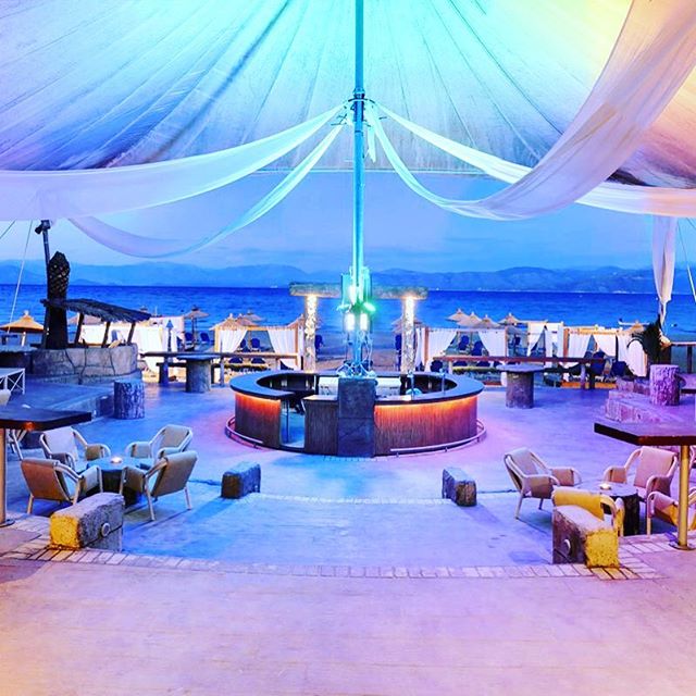 Tysntny's tweet photo. Beach side raving? Oh Yes! #AnthemsWeekender #Corfu #OldSkool #Anthems https://t.co/e2QAYgNkRP: #100anthems Beach… https://t.co/TqWuiwnVwn