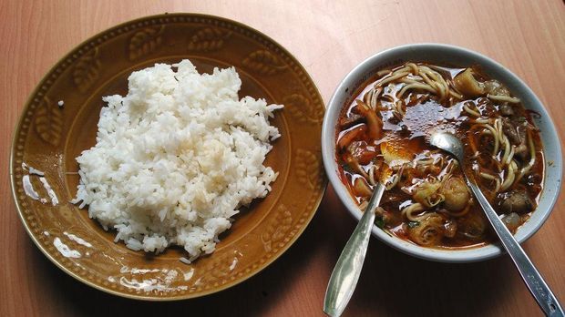 detikcom's tweet photo. Orang Korea Lagi Suka Wisata Kuliner, Indonesia Harus Promosi! https://t.co/vt535XLFGb via @detiktravel https://t.co/lelgNj01Q7