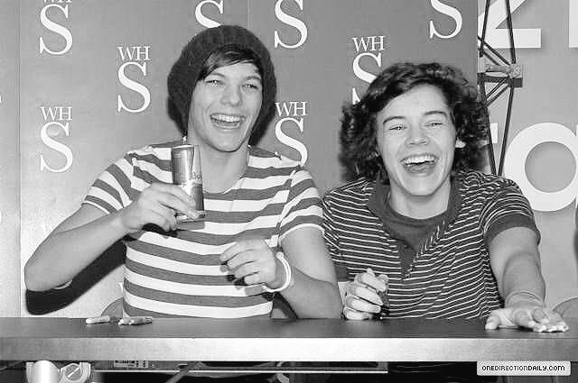 blackwhiteIarry tweet picture