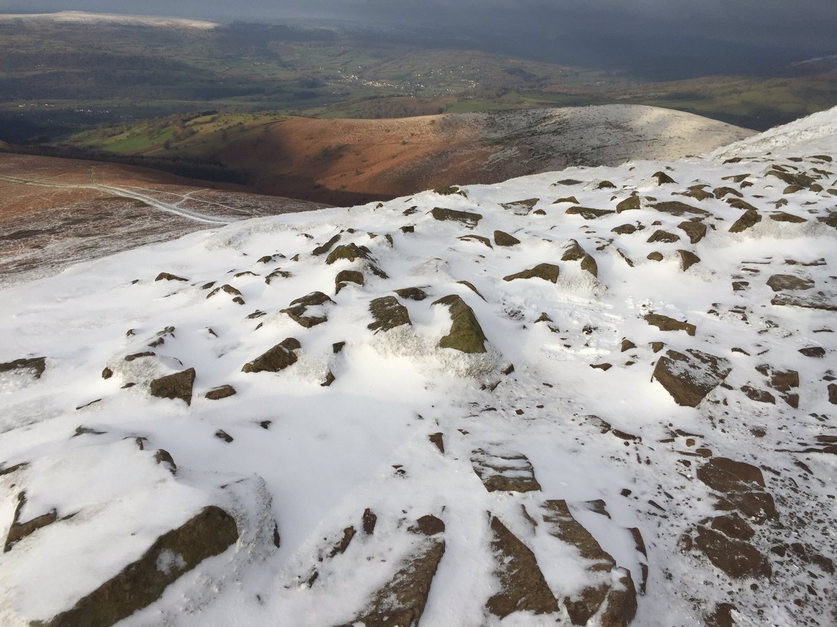 garethTWL's tweet image. @twlvoiceanddata @Mitel @TWL_Tech trials going well so far. It works on top of sugarloaf mountain #extremetesting