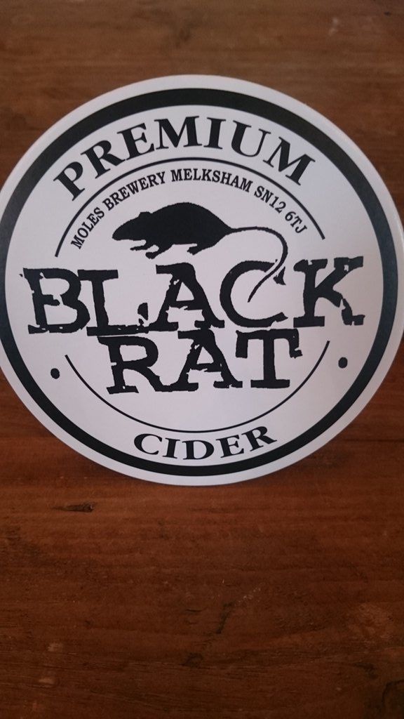 TheDeanInn's tweet photo. Fresh on the pumps today, black rat cider 6% traditional Somerset blend of locally grown apples @BlackRatCider https://t.co/8bZ5DTxHoK