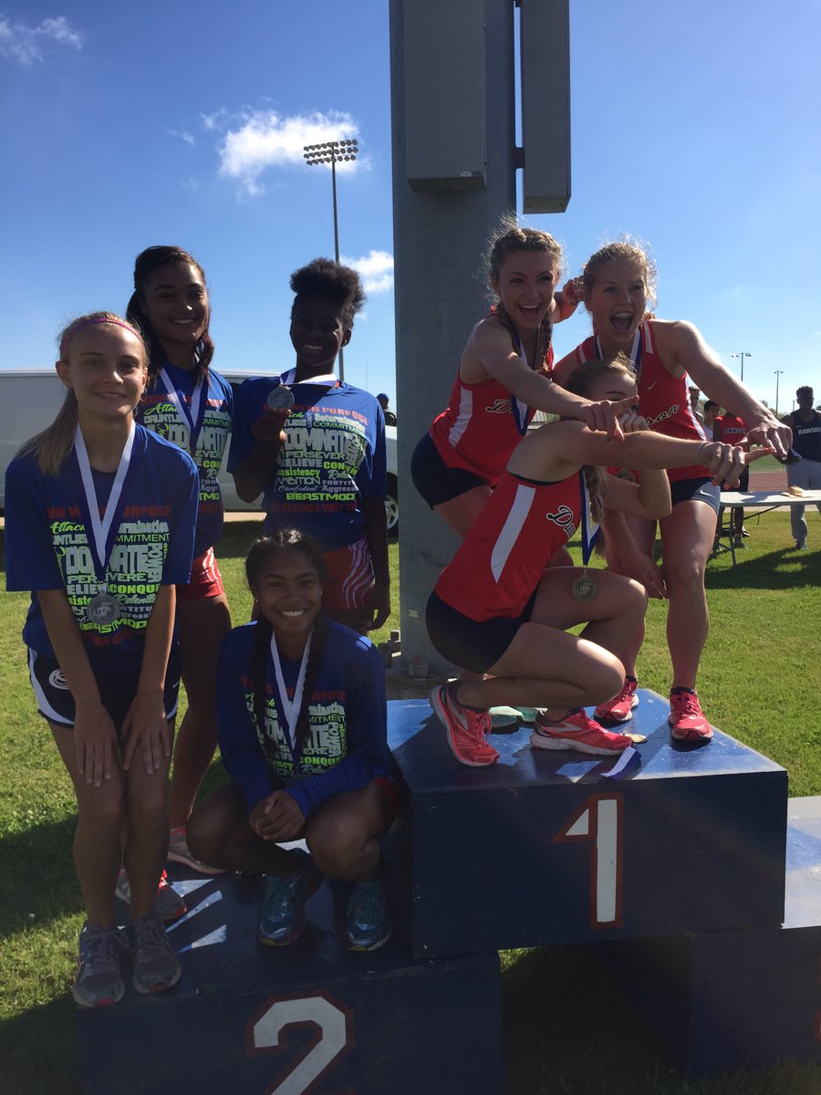 TXMileSplit's tweet photo. Girls DMR Dawson and Cy Springs #GatorRelays https://t.co/Jl1iJUp3ca