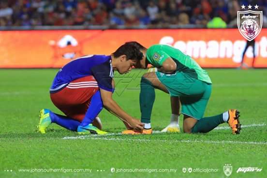 nurulhaziqah93_'s tweet photo. Demi cintanya kpd pasukannya,terus berjuang sehingga wisel penamat.
Big respect for hero. @TV_TMJ @KitaBangsaJohor https://t.co/SDnNrf5iWc