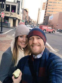 As_MasDeporte's tweet photo. Dee Devlin, la mujer que hizo posible el fenómeno Conor McGregor @TheNotoriousMMA #UFC196 https://t.co/g6EUYSLkJz https://t.co/d89zfqN56d