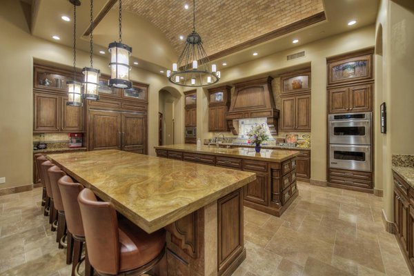 pcgsir's tweet image. #SmartHome #ParadiseValley A #CooksKitchen Burdette Cabinets 3 Ovens 3 Fridges,GasCooktop frankaazami.com/listings/detai… …