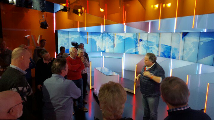 CFvanNispen's tweet photo. In de studio bij 1vandaag https://t.co/uBt68k2tG6