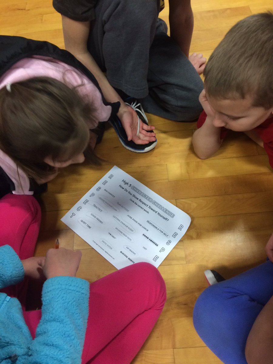 dwyersclass's tweet image. Author @KrisYankee visited Dolsen! #DolsenThinkers enjoyed Mrs. Yankee&apos;s interactive presentation! #BeRespectful