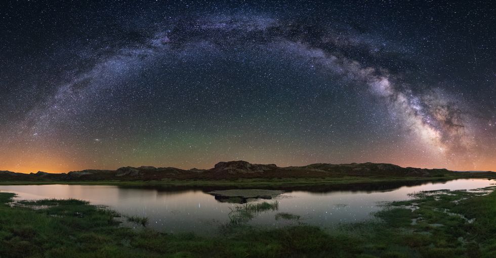 AnaCVillalobos's tweet photo. Foto naturaleza: "Vía Láctea sobre la Laguna de las Tablillas".  Foto finalista Concurso Sony 2016. #fotoSTEM https://t.co/sLMm5vqA4r