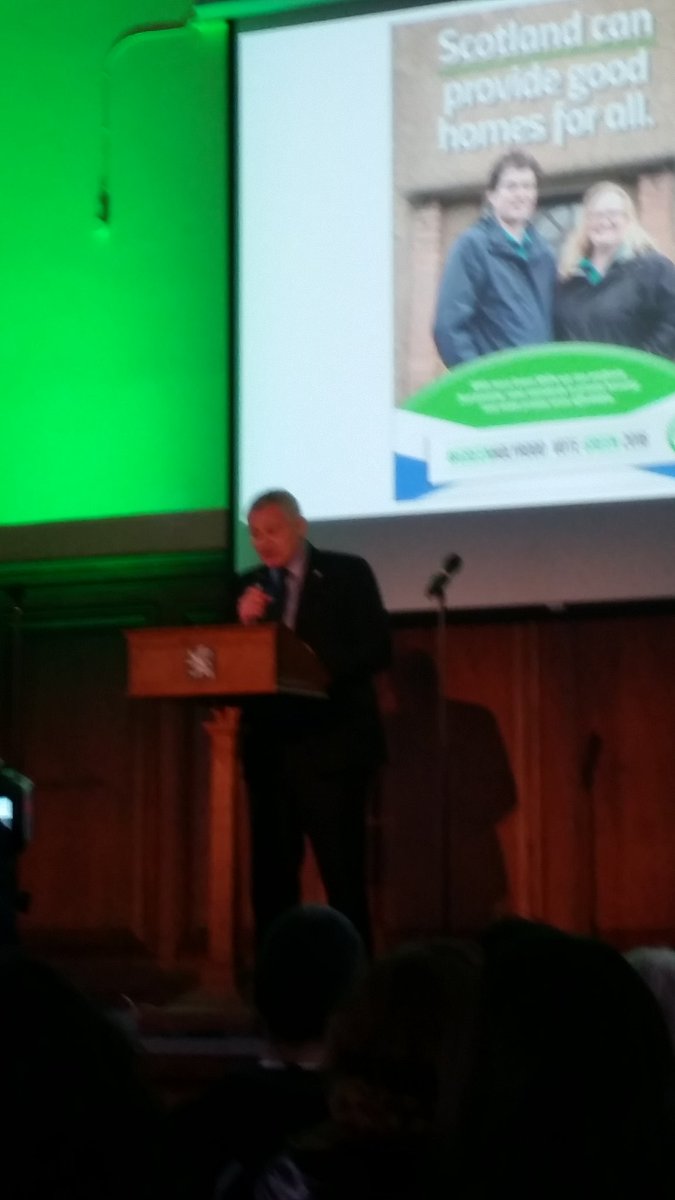 southsidegreens's tweet photo. Unleash the #FinnieFandom as @JohnFinnieHI talks about the right to decent housing at #sgpconf https://t.co/fNbc8PREPH