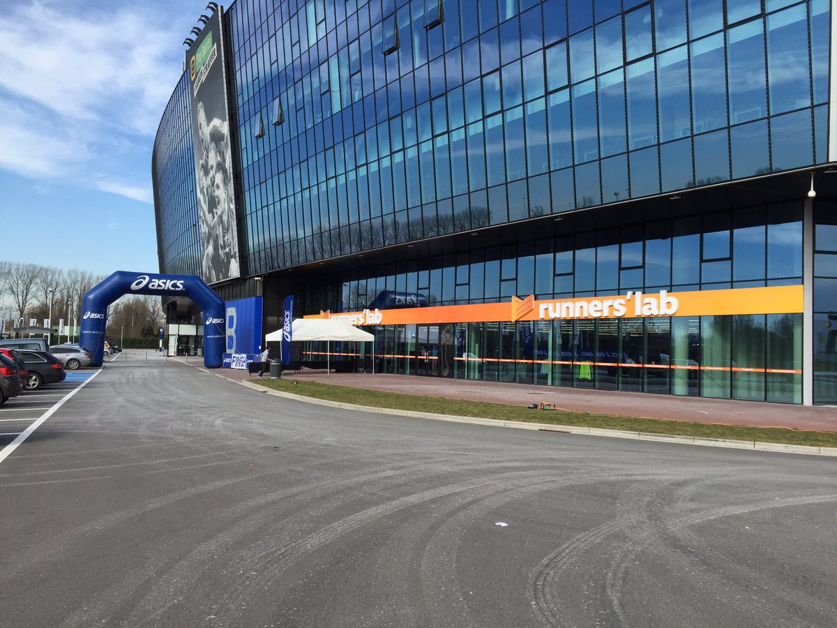 rslab's tweet photo. We are ready! Are you? #wemoverunners #ghelamcoarena #runnerslabgent https://t.co/McrcKmRCIe