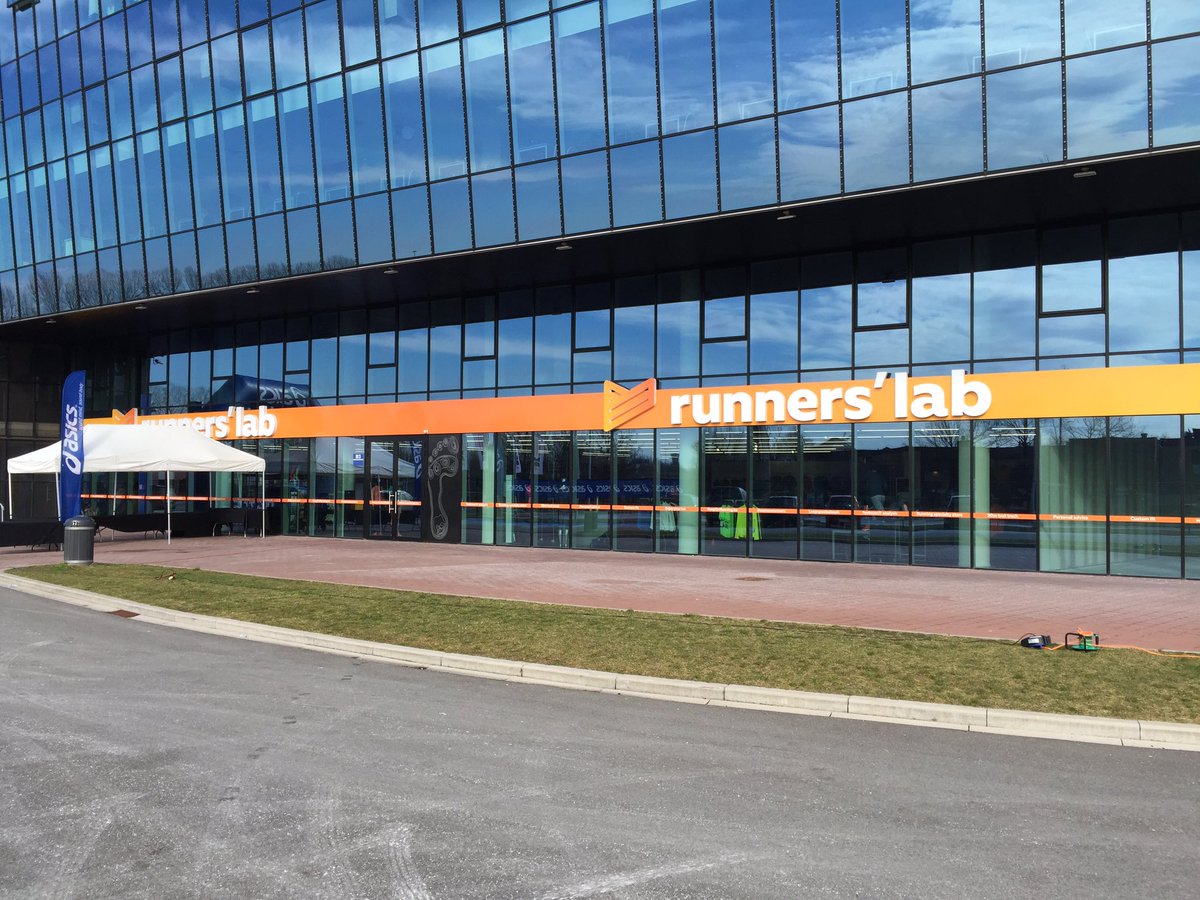 rslab's tweet photo. We are ready! Are you? #wemoverunners #ghelamcoarena #runnerslabgent https://t.co/McrcKmRCIe