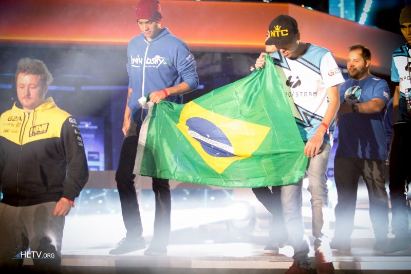 CcyMRmiWwAE1OqE.jpg:large